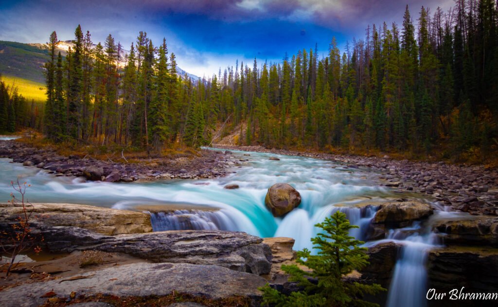 Sunwapta Falls Sunwapta Falls, which is located in Jasper National Park in Alberta, Canada