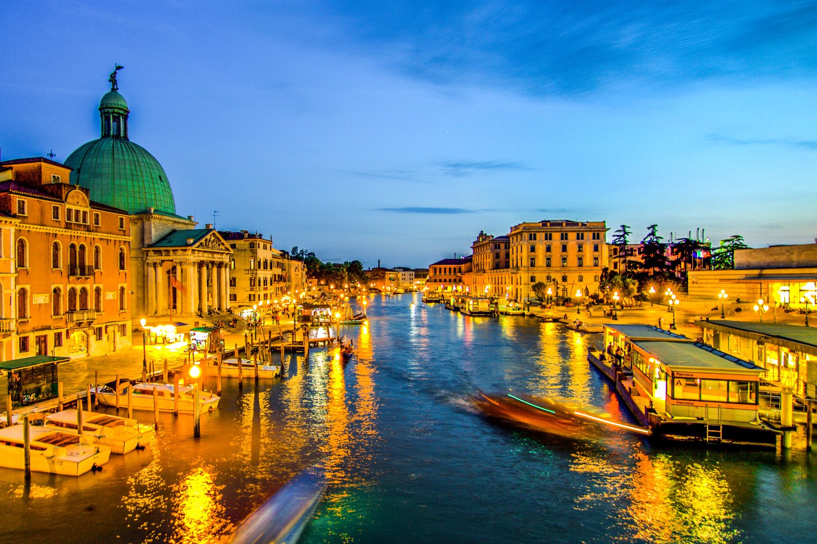 venice at night
