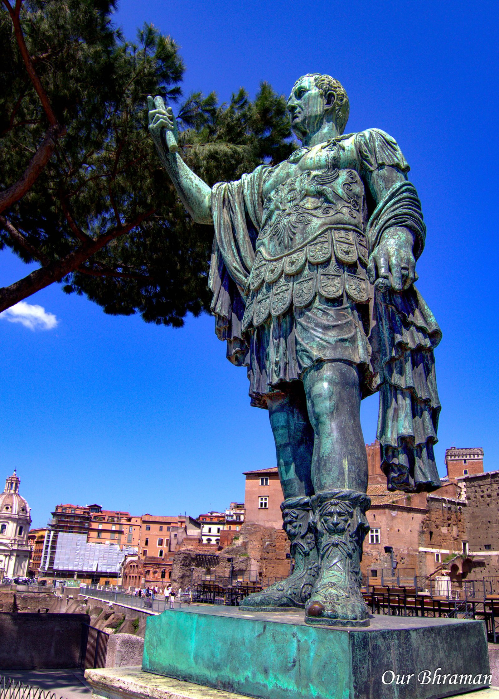  Statue of Julius Caesar 