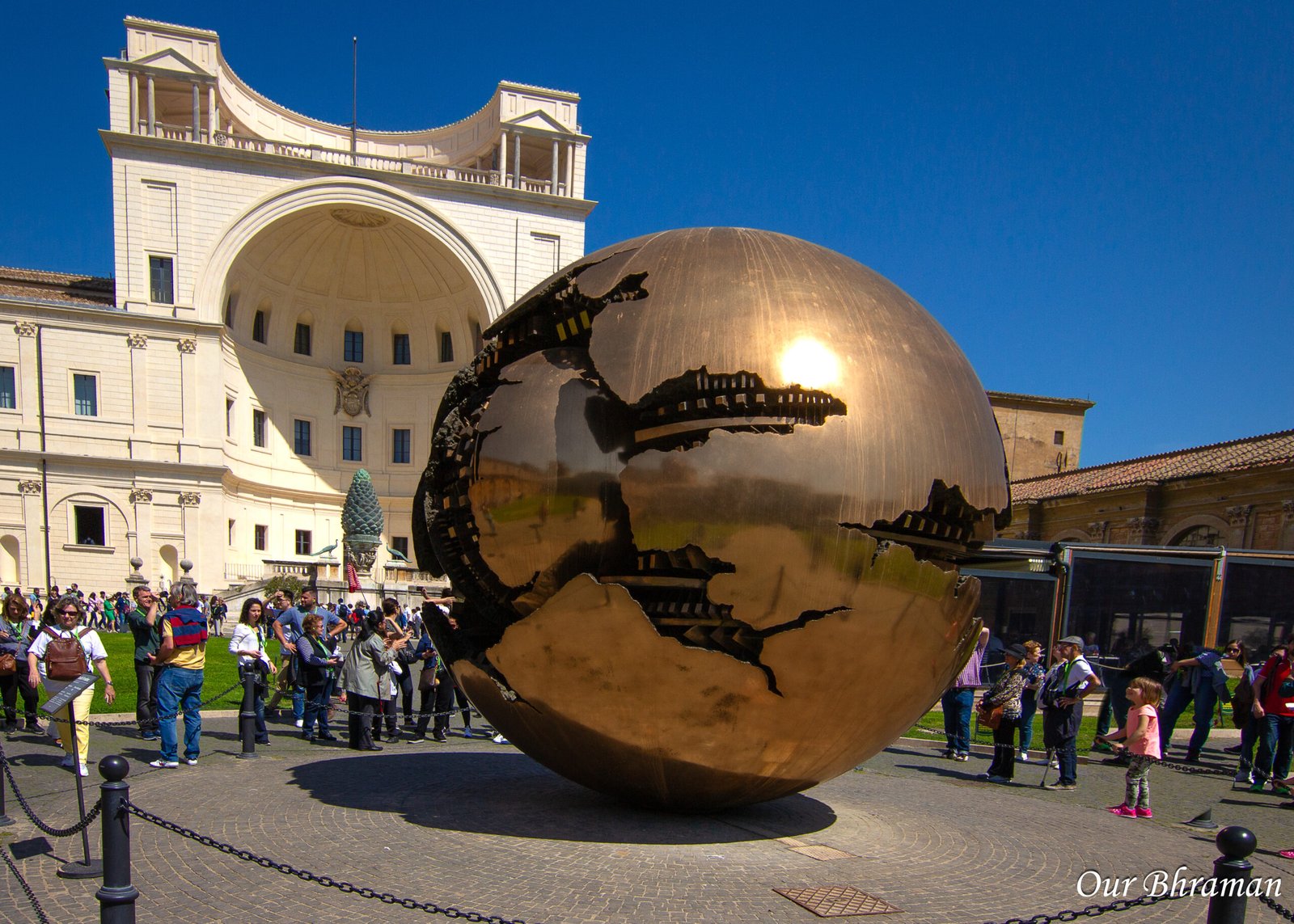 pinecone courtyard Vatican