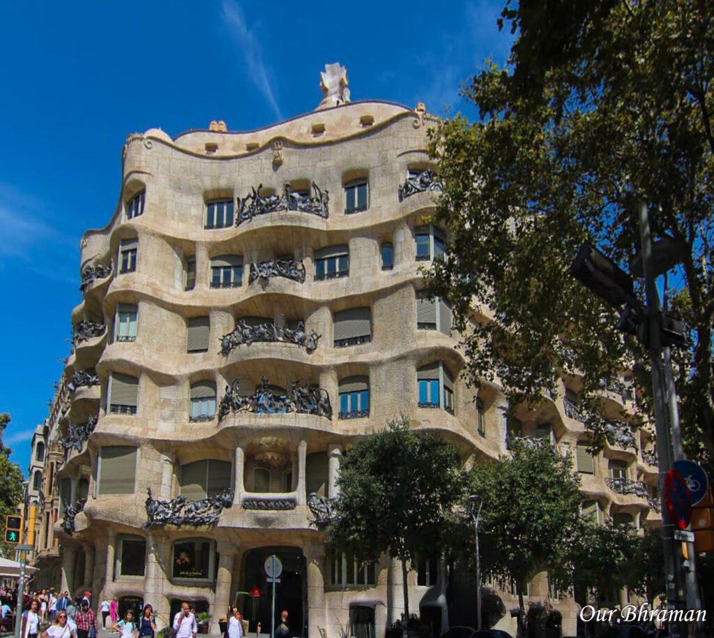 Elementor #6559 Casa Milà